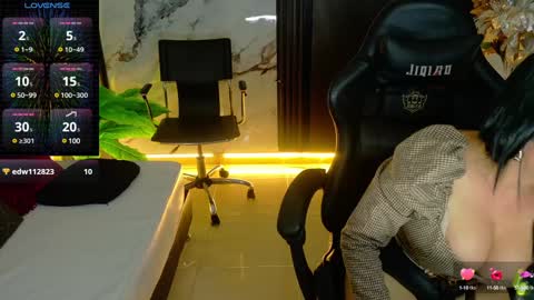 Paola online show from January 6, 2025, 10:15 pm