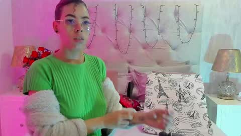 TELL ME PAMELLA AND GIVE ME A GOOD GRADE ITS IMPORTANT online show from September 22, 2025, 12:18 pm