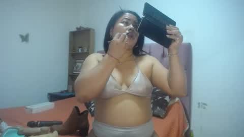 Snapshot of pamelitamartin chatting on October 20, 2025, 2:39 pm pamelitamartin online show from October 20, 2025, 2:39 pm