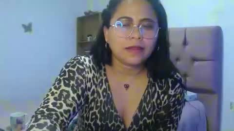 Snapshot of pamelitamartin chatting on October 22, 2025, 5:45 pm pamelitamartin online show from October 22, 2025, 5:45 pm