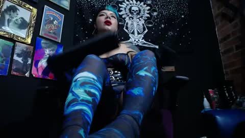 Snapshot of pandoragoddess chatting on March 3, 2025, 11:03 pm online show from March 3, 2025, 11:03 pm