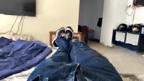 Snapshot of pandoroy chatting on November 10, 2025, 7:35 pm Alone online show from November 10, 2025, 7:35 pm