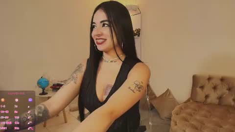 PAOLA IM INDEPENDENT MODEL online show from July 3, 2026, 8:15 pm