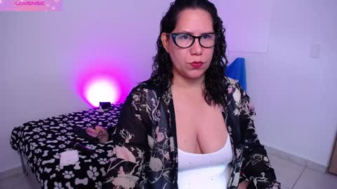 paola online show from January 8, 2025, 2:46 am