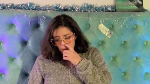 Paola Lyon online show from January 10, 2026, 7:10 am