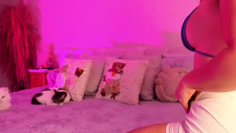 Snapshot of paola_sanchez1 chatting on November 10, 2025, 1:43 pm Paola online show from November 10, 2025, 1:43 pm