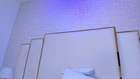 Paola  online show from April 11, 2026, 9:46 am