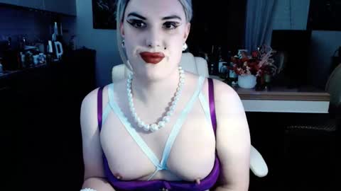 Sarina Williams online show from December 19, 2025, 10:44 am