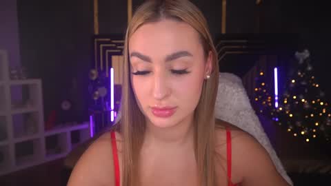 Snapshot of paolamola chatting on January 12, 2025, 3:14 pm Lia online show from January 12, 2025, 3:14 pm