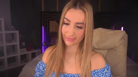 Snapshot of paolamola chatting on February 1, 2025, 4:11 pm Lia online show from February 1, 2025, 4:11 pm