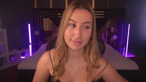 Snapshot of paolamola chatting on February 27, 2025, 9:54 am Lia online show from February 27, 2025, 9:54 am