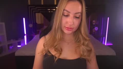 Snapshot of paolamola chatting on February 27, 2025, 12:56 pm Lia online show from February 27, 2025, 12:56 pm