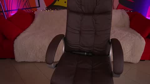 Snapshot of paolamola chatting on September 13, 2025, 7:41 am Lia online show from September 13, 2025, 7:41 am