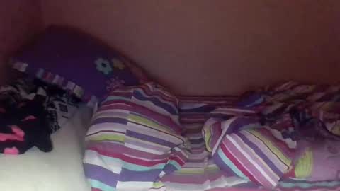 paolamz10 online show from December 4, 2025, 5:17 am