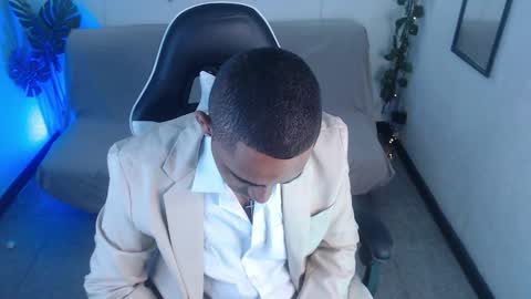 Snapshot of paolo_blaze chatting on February 19, 2026, 12:23 pm PAOLO online show from February 19, 2026, 12:23 pm