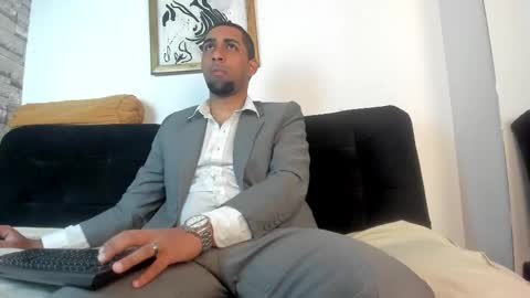 Snapshot of paolo_johnson chatting on October 16, 2025, 11:44 am Paolo online show from October 16, 2025, 11:44 am