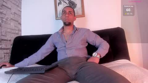 Snapshot of paolo_johnson chatting on November 7, 2025, 11:32 am Paolo online show from November 7, 2025, 11:32 am