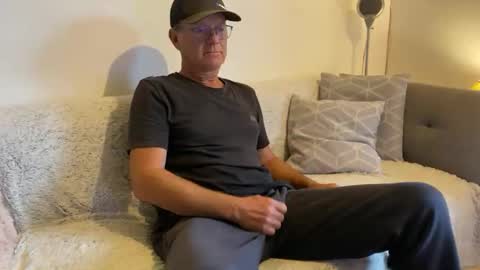 papa_show online show from October 13, 2025, 7:41 am