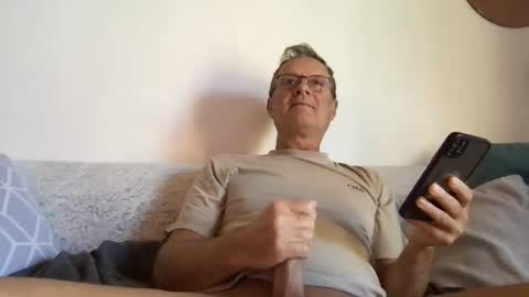 papa_show online show from November 4, 2025, 10:03 am