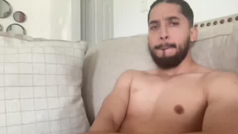 papicubano_guapo23cm online show from April 25, 2026, 3:09 pm