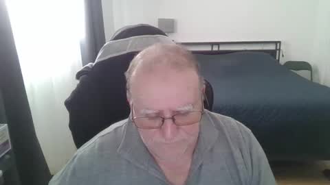 Snapshot of papilly chatting on March 1, 2026, 5:37 pm papilly online show from March 1, 2026, 5:37 pm