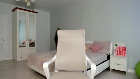 Melena online show from November 12, 2025, 8:37 am