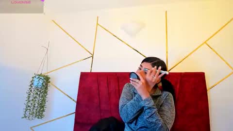 paris_evans_01 online show from January 8, 2026, 12:07 pm