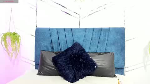 paris_evans_01 online show from January 12, 2026, 9:20 pm