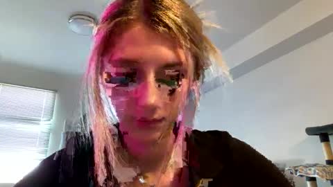Snapshot of parisbaby2000 chatting on March 10, 2025, 7:40 pm parisbaby2000 online show from March 10, 2025, 7:40 pm
