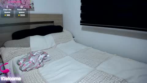 Snapshot of pariswlls chatting on February 18, 2025, 5:31 am Paris online show from February 18, 2025, 5:31 am