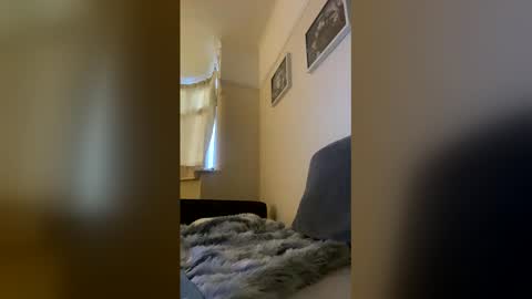 parkertom525 online show from April 26, 2026, 6:49 pm