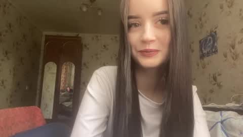 Milana online show from May 7, 2026, 1:38 pm