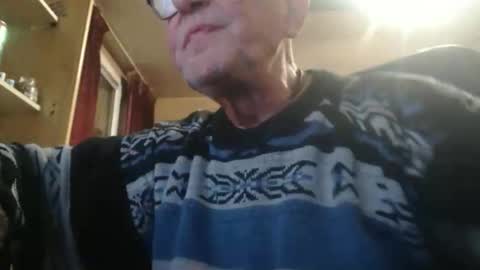 pascal88881 online show from December 17, 2025, 11:27 am