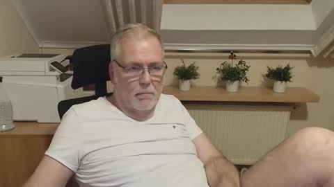 pasman4fun online show from April 17, 2026, 8:45 pm