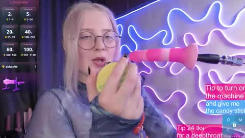 Snapshot of passion_luna chatting on October 14, 2025, 12:50 pm LunaAlan online show from October 14, 2025, 12:50 pm