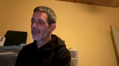 Snapshot of passionateparaplegic chatting on February 24, 2025, 1:13 am Passionateparaplegic online show from February 24, 2025, 1:13 am