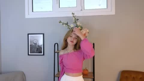 Vicki online show from September 17, 2025, 10:06 am