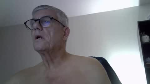 Snapshot of patrick5275 chatting on October 1, 2025, 5:24 am patrick5275 online show from October 1, 2025, 5:24 am