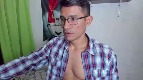 EDUAR Independent model online show from April 24, 2026, 1:19 am