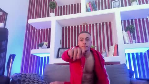 Snapshot of patrick_senova chatting on January 29, 2025, 9:44 am Patrick online show from January 29, 2025, 9:44 am