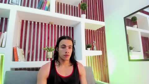 Snapshot of patrick_senova chatting on February 4, 2025, 4:05 am Patrick online show from February 4, 2025, 4:05 am