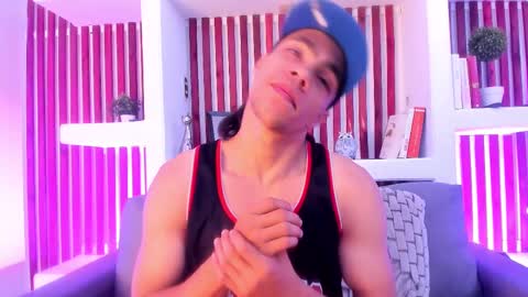 Snapshot of patrick_senova chatting on February 24, 2025, 3:44 am Patrick online show from February 24, 2025, 3:44 am