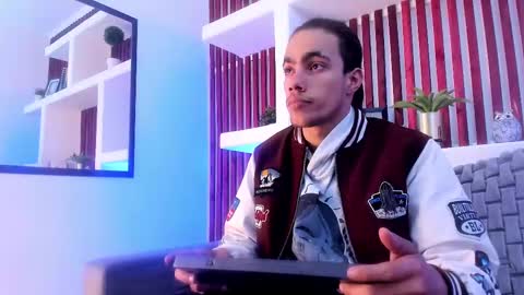 Snapshot of patrick_senova chatting on February 25, 2025, 3:42 am Patrick online show from February 25, 2025, 3:42 am