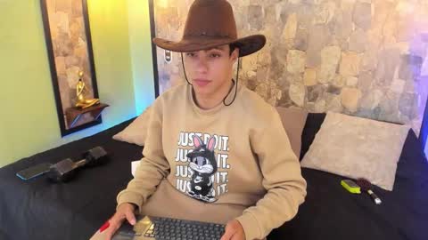 Snapshot of patrick_senova chatting on September 11, 2025, 4:34 am Patrick online show from September 11, 2025, 4:34 am