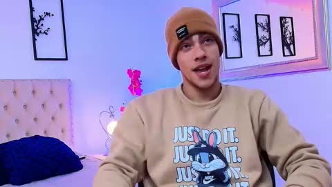 Snapshot of patrick_senova chatting on October 9, 2025, 4:10 am Patrick online show from October 9, 2025, 4:10 am