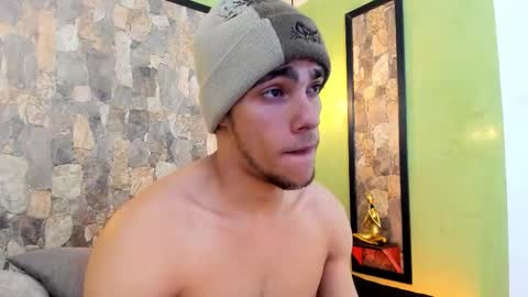 Snapshot of patrick_senova chatting on October 18, 2025, 4:04 am Patrick online show from October 18, 2025, 4:04 am