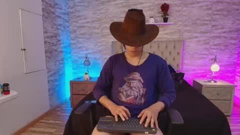 Snapshot of patrick_senova chatting on November 7, 2025, 4:12 am Patrick online show from November 7, 2025, 4:12 am