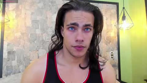 Snapshot of patrick_senova chatting on November 11, 2025, 3:50 am Patrick online show from November 11, 2025, 3:50 am