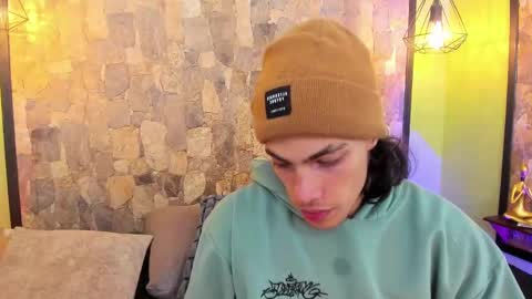 Snapshot of patrick_senova chatting on November 12, 2025, 3:51 am Patrick online show from November 12, 2025, 3:51 am