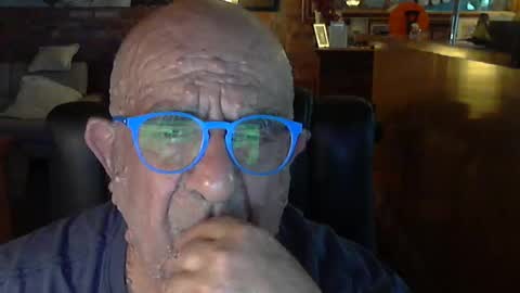 Snapshot of patvac chatting on February 22, 2025, 1:35 pm patvac online show from February 22, 2025, 1:35 pm
